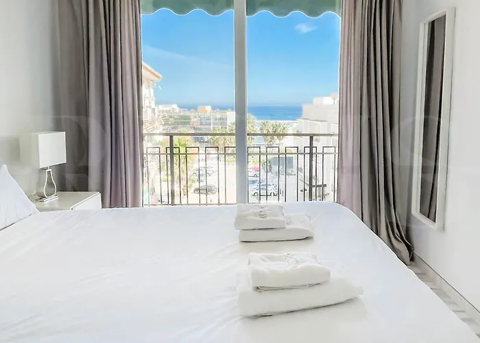 Sea-View Retreat 7 Minutes To The Beach Rems